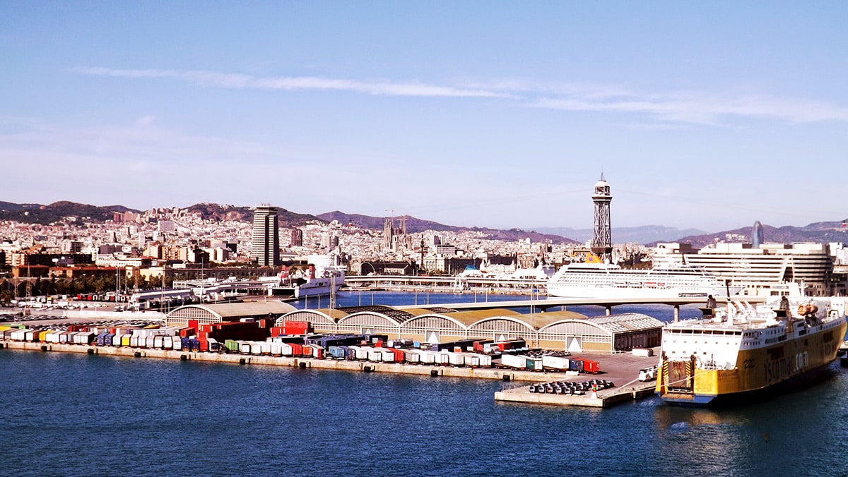 Barcelona photo tour Aurora Cruises and Travel